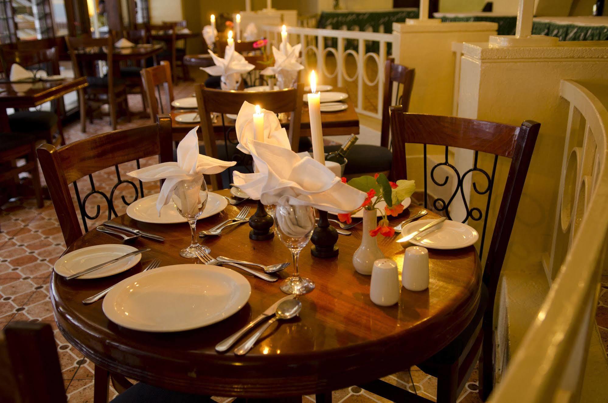 Hotel Sunbird Lilongwe Esterno foto