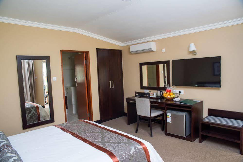 Sunbird Lilongwe Hotel Esterno foto